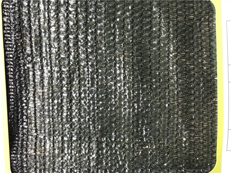 Senso comum de usar rede de sombra em estufa de vegetais